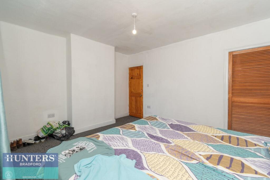 Additional property image - REF SR- Lister Avenue East Bowling, Bradford, West Yorkshire, BD4 7QR
