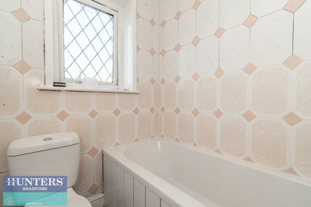 Additional property image - REF SR- Lister Avenue East Bowling, Bradford, West Yorkshire, BD4 7QR