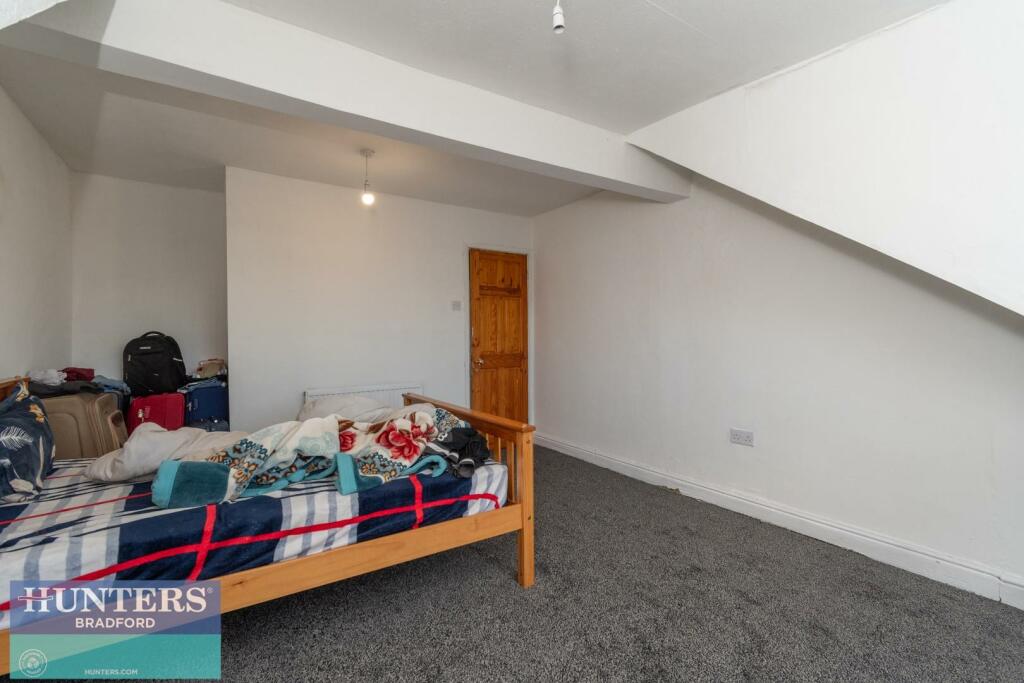 Additional property image - REF SR- Lister Avenue East Bowling, Bradford, West Yorkshire, BD4 7QR