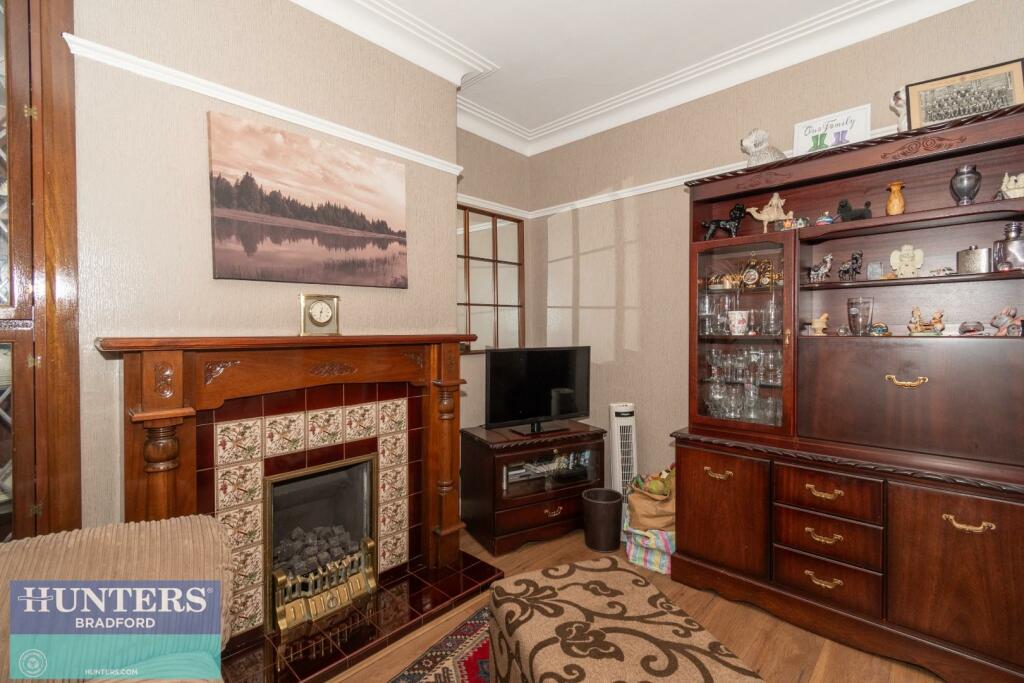 Additional property image - REF SR - Tyersal Avenue Tyersal, Bradford, West Yorkshire, BD4 8HJ