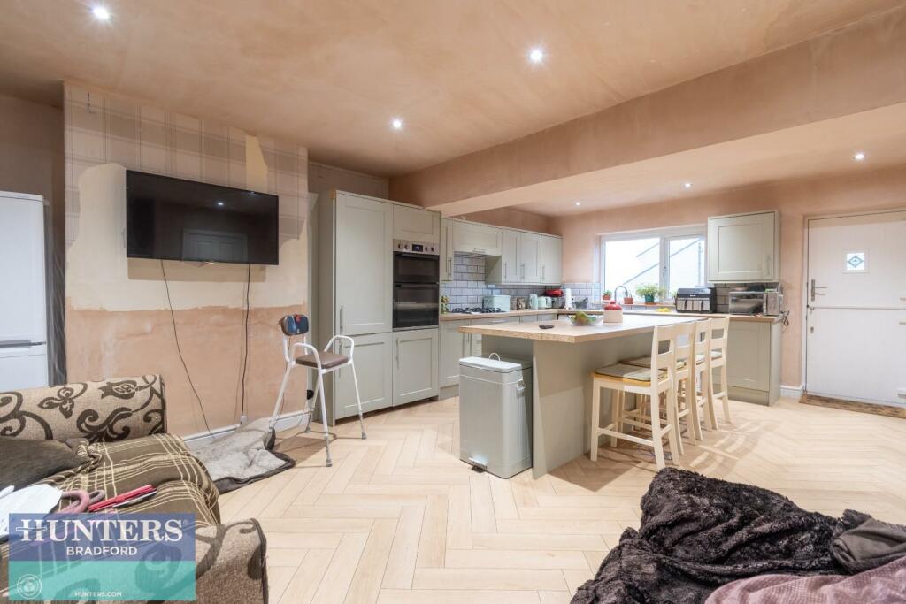 Additional property image - REF SR - Tyersal Avenue Tyersal, Bradford, West Yorkshire, BD4 8HJ