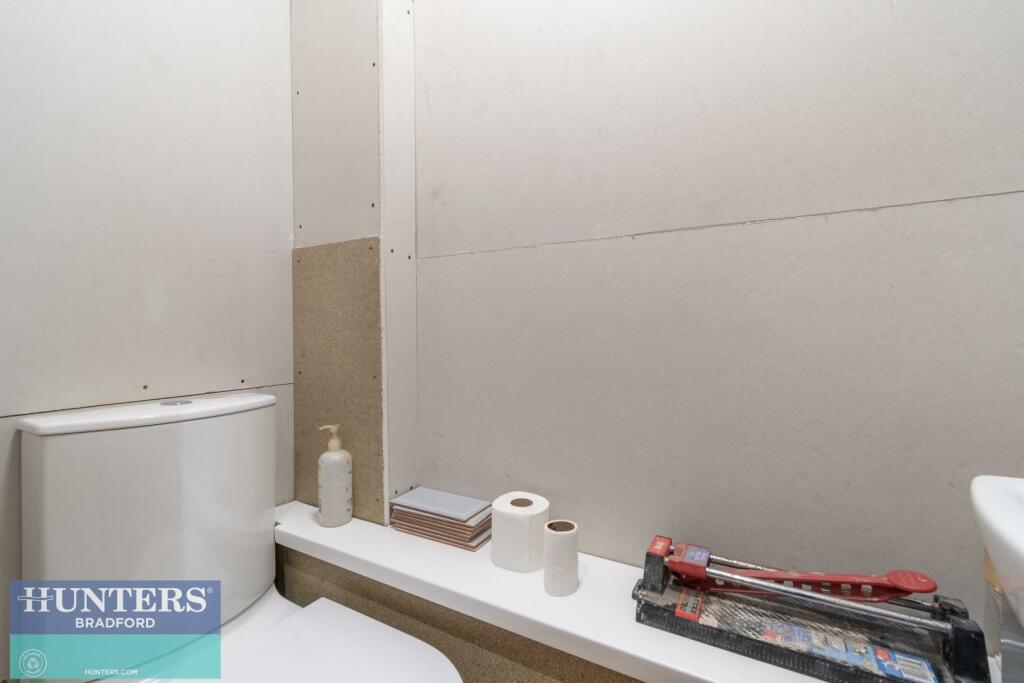 Additional property image - REF SR - Tyersal Avenue Tyersal, Bradford, West Yorkshire, BD4 8HJ