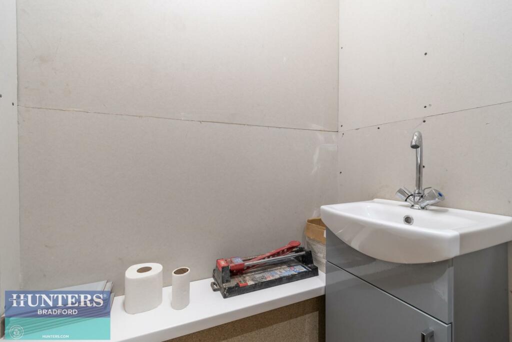 Additional property image - REF SR - Tyersal Avenue Tyersal, Bradford, West Yorkshire, BD4 8HJ