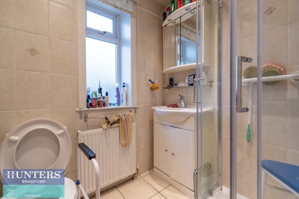 Additional property image - REF SR - Tyersal Avenue Tyersal, Bradford, West Yorkshire, BD4 8HJ