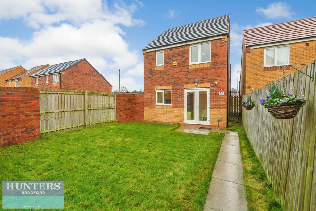 Additional property image - Turner Grove Bradford, West Yorkshire, BD4 0FG