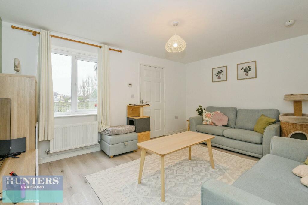 Additional property image - Turner Grove Bradford, West Yorkshire, BD4 0FG