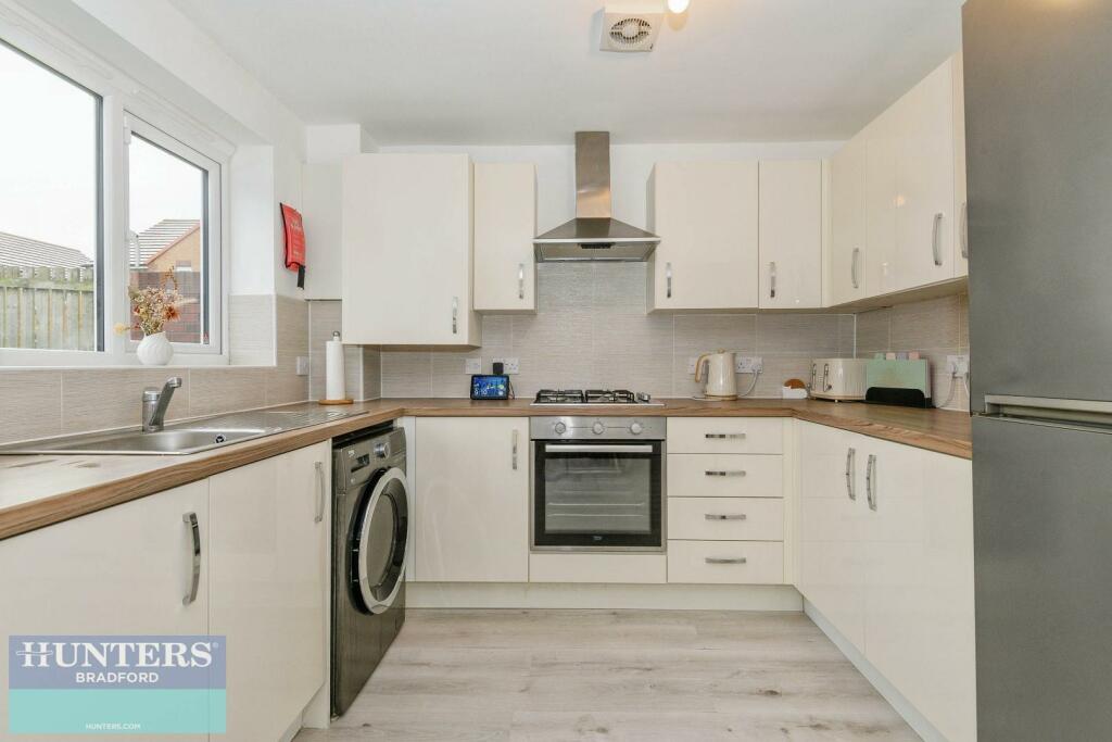 Additional property image - Turner Grove Bradford, West Yorkshire, BD4 0FG