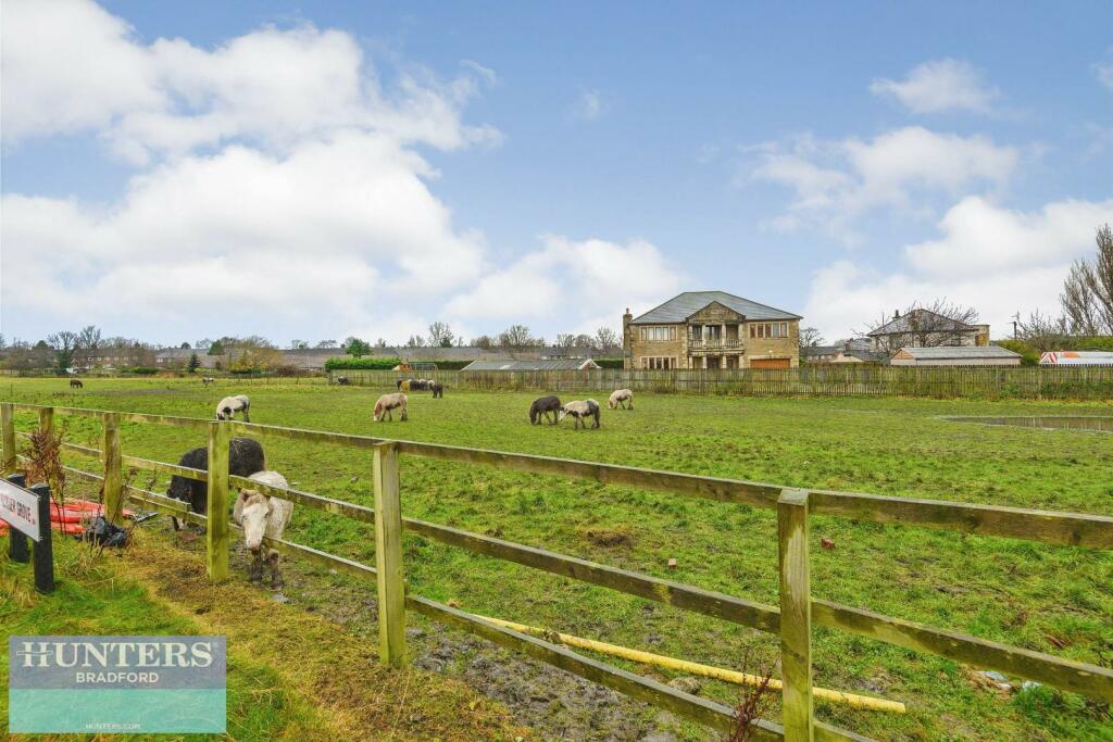 Additional property image - Turner Grove Bradford, West Yorkshire, BD4 0FG