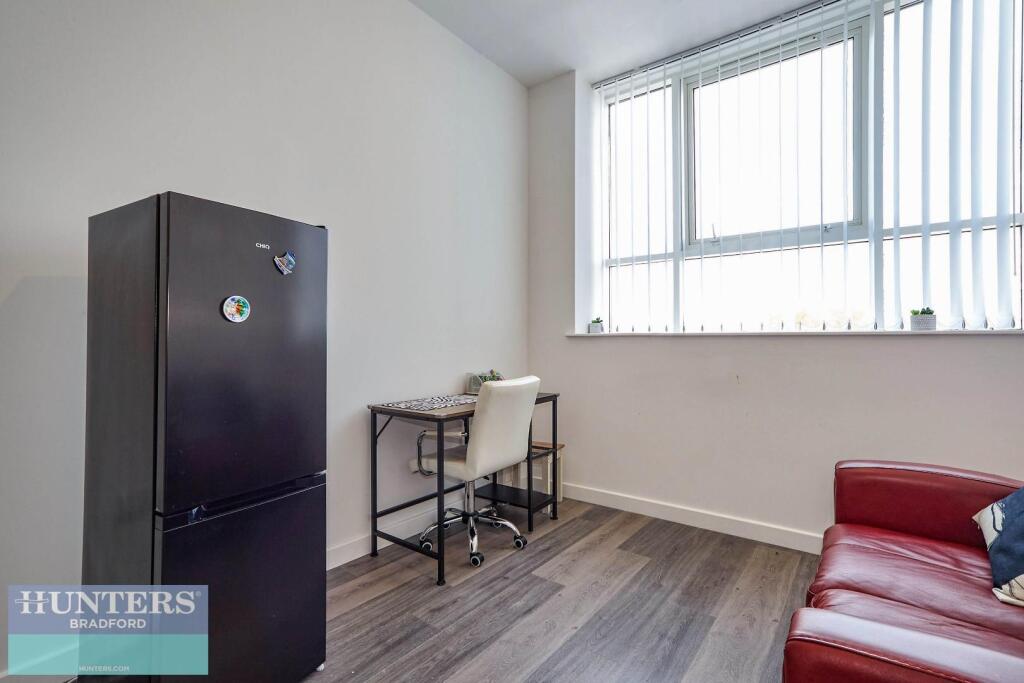 Additional property image - Card House, Bingley Road, Bradford BD9 6FF