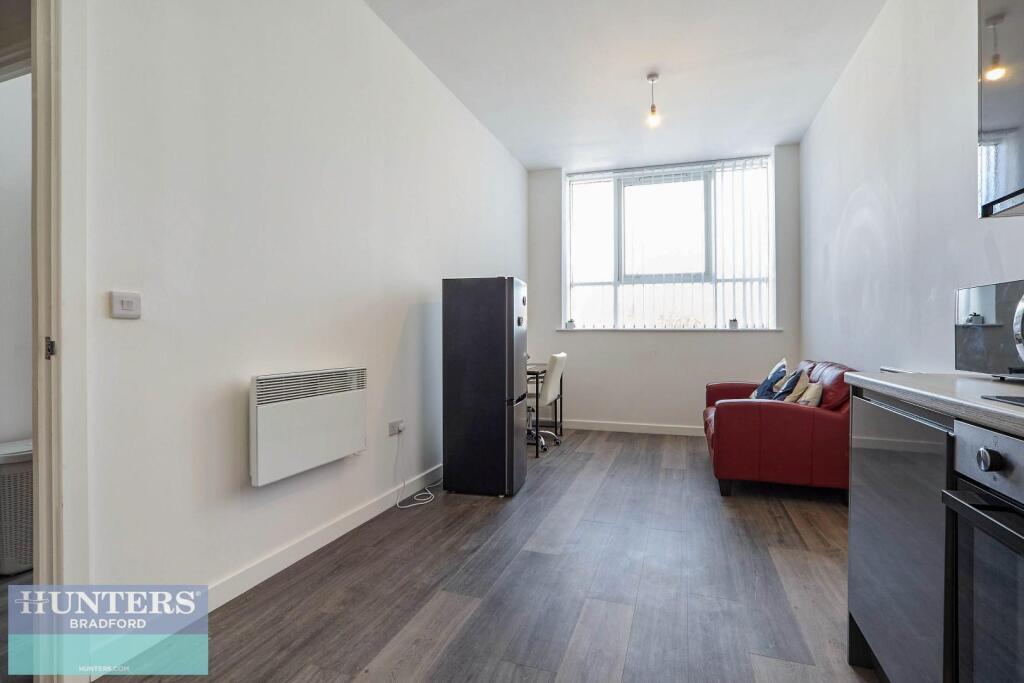 Additional property image - Card House, Bingley Road, Bradford BD9 6FF