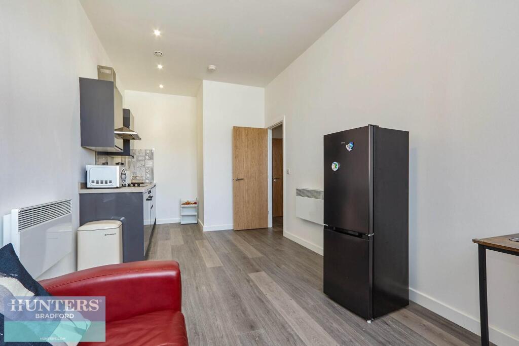 Additional property image - Card House, Bingley Road, Bradford BD9 6FF