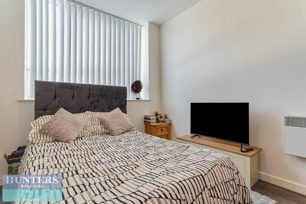 Additional property image - Card House, Bingley Road, Bradford BD9 6FF