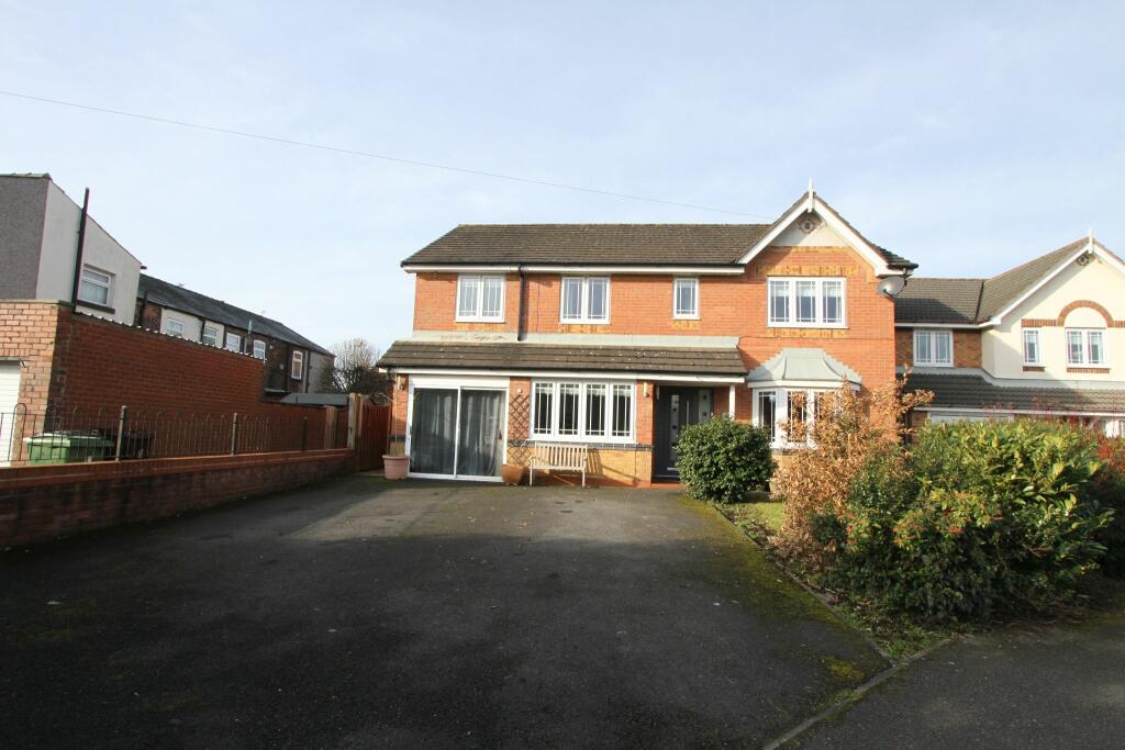 4 bedroom detached house for sale in York Road, Ashton-in-Makerfield ...