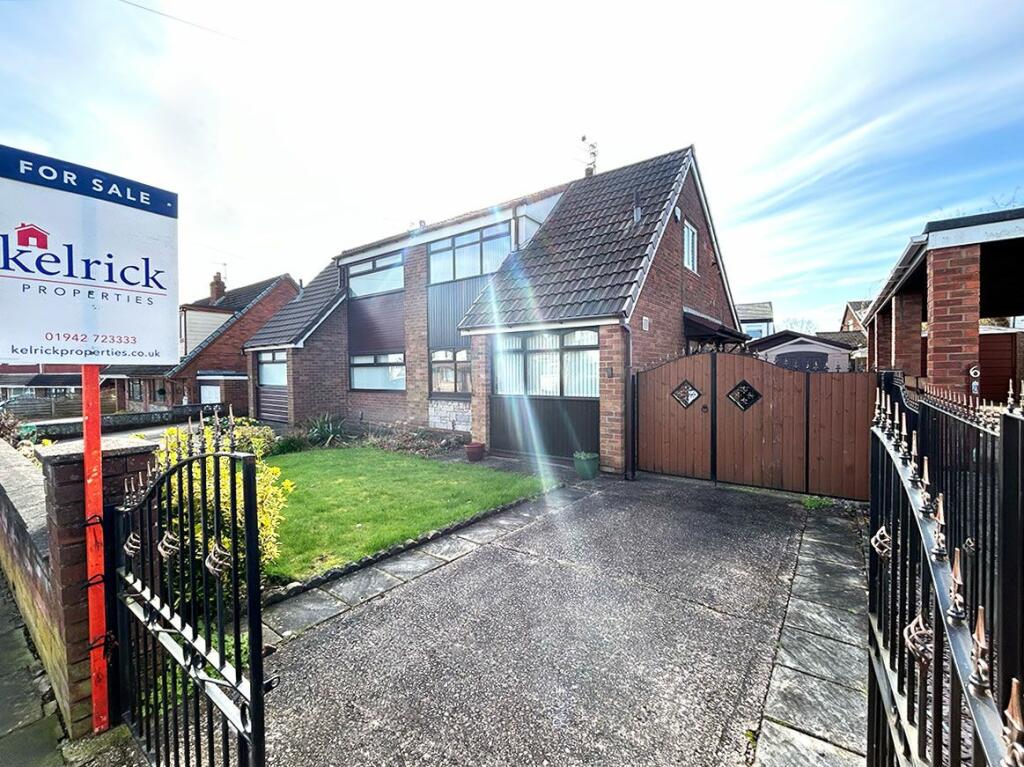 3 bedroom semidetached house for sale in Thornhill Road, Garswood