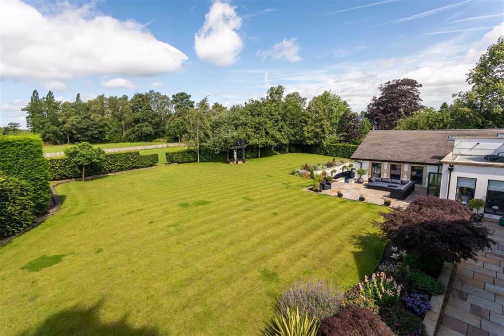 7 bedroom detached house for sale in Macclesfield Road, Prestbury, SK10