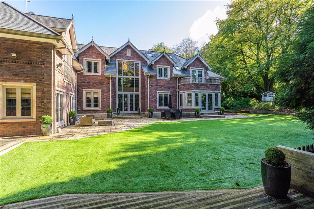 5 bedroom detached house for sale in Macclesfield Road, Alderley Edge, SK9
