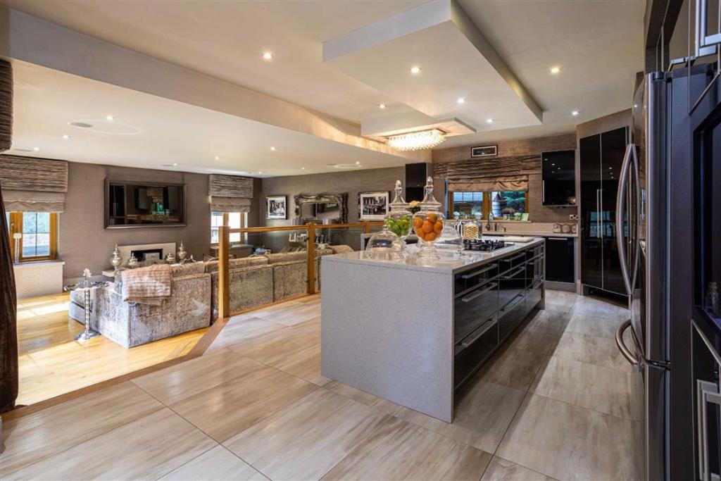 5 bedroom detached house for sale in Macclesfield Road, Alderley Edge, SK9