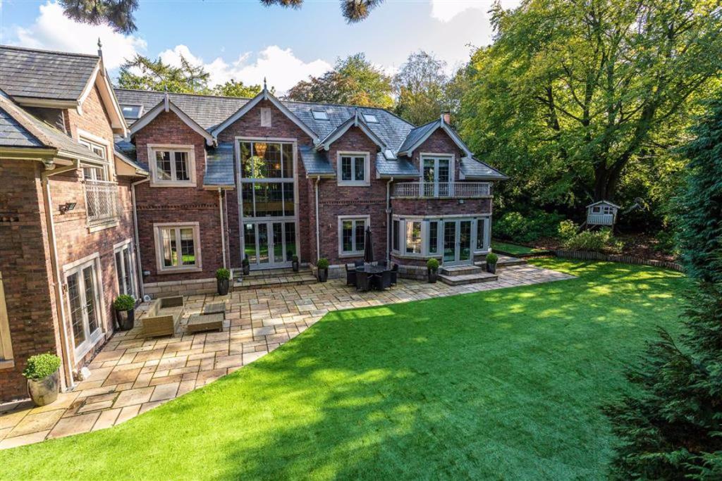 5 bedroom detached house for sale in Macclesfield Road, Alderley Edge, SK9
