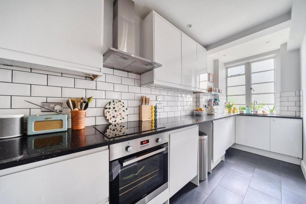 Main image of property: Drakefield Road, London, SW17