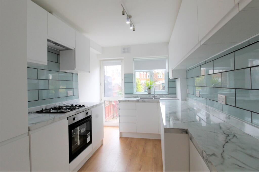 Main image of property: Braddon Court, The Avenue, Barnet, Hertfordshire, EN5