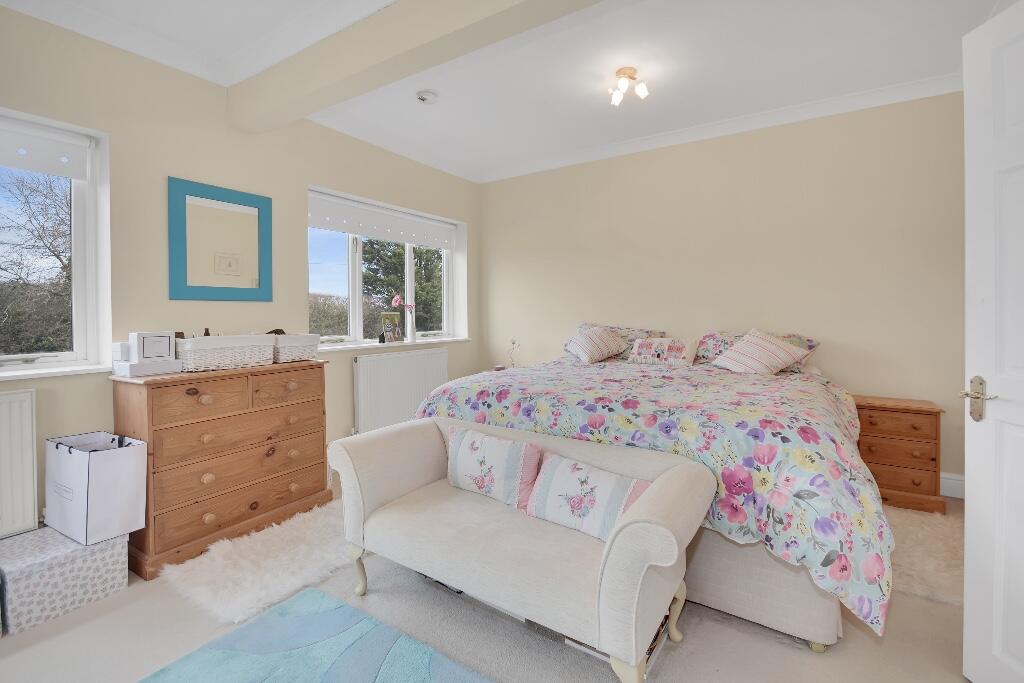 6 bedroom detached house for sale in Rural Appledore, Kent, TN26