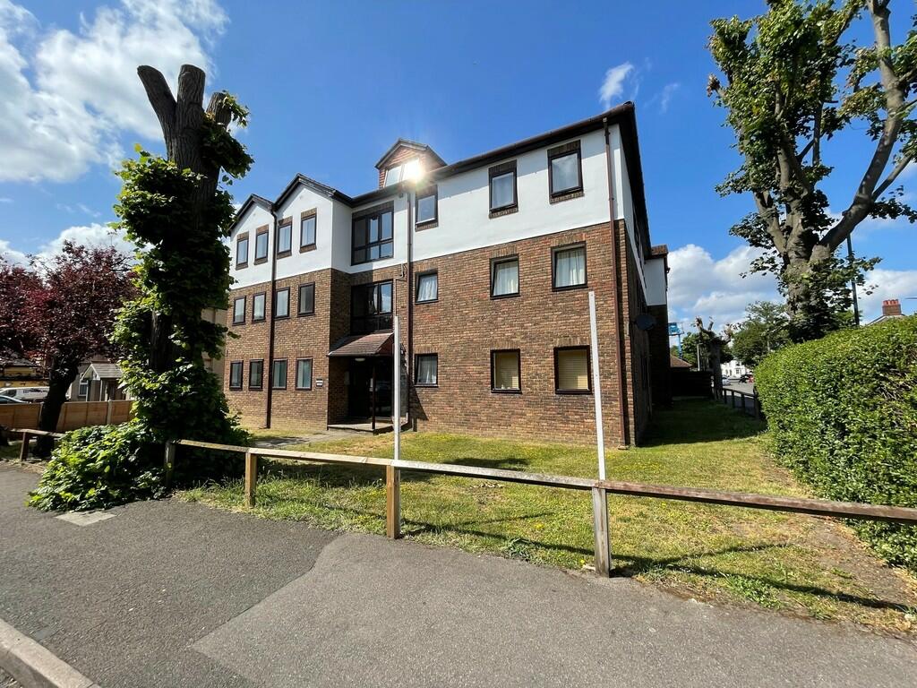Studio flat for sale in Burnell Road, Sutton, SM1