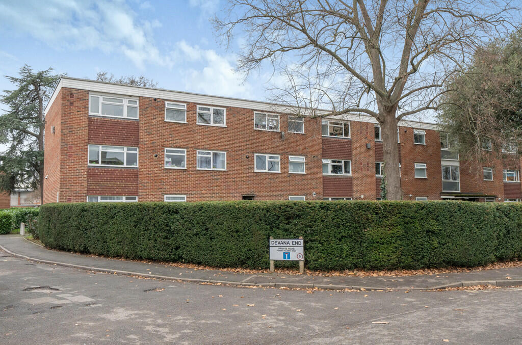 2 bedroom apartment for sale in Devana End, Carshalton, SM5