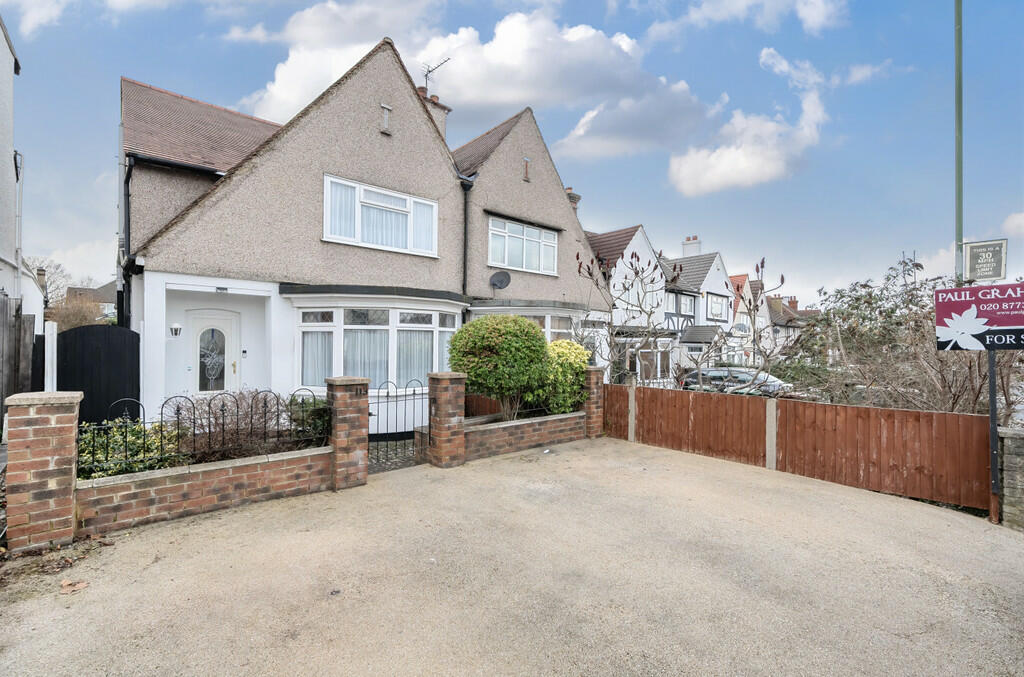 3 bedroom semidetached house for sale in Park Lane, Carshalton, SM5