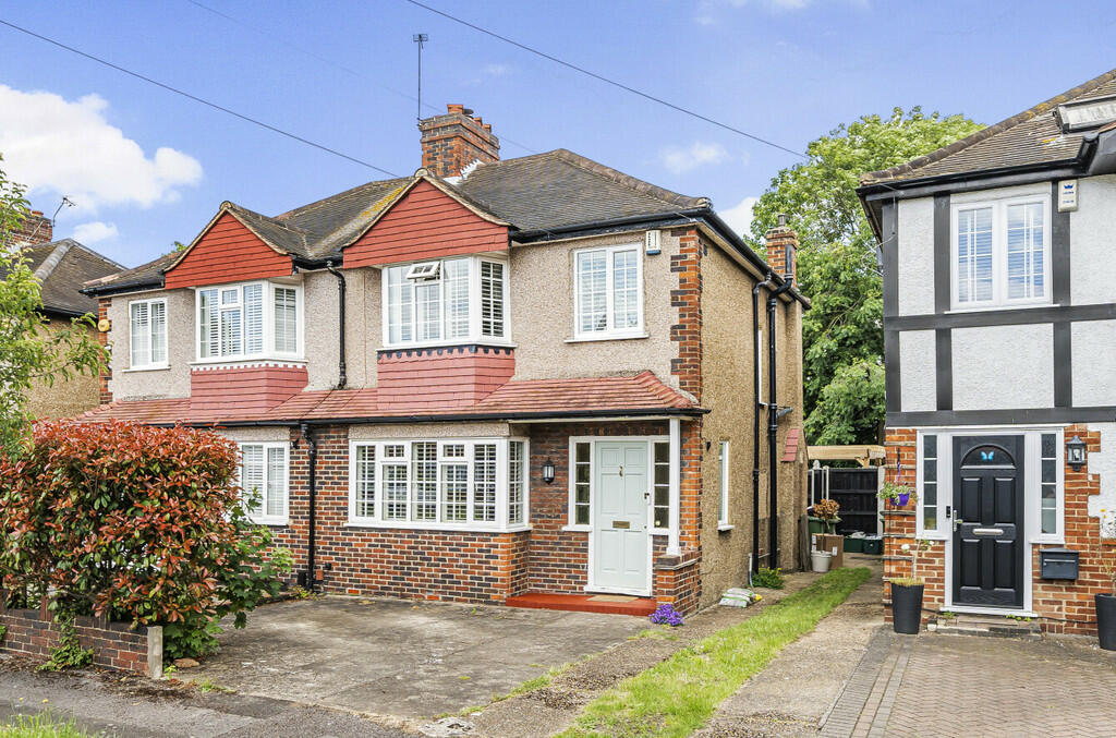 3 bedroom semidetached house for sale in Hackbridge Park Gardens