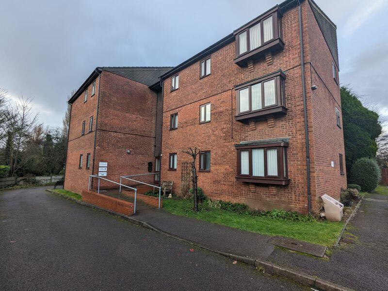 Studio flat for sale in Pingle Court, Nuneaton, CV11