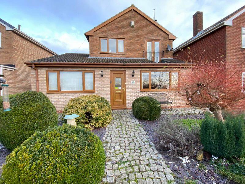 4 bedroom detached house for sale in Charnwood Avenue, Arbury View, Nuneaton, CV10