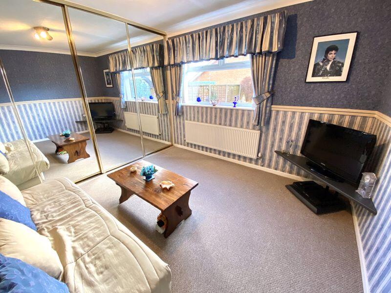 Additional property image - The Oaks, Bedworth, CV12 0AY