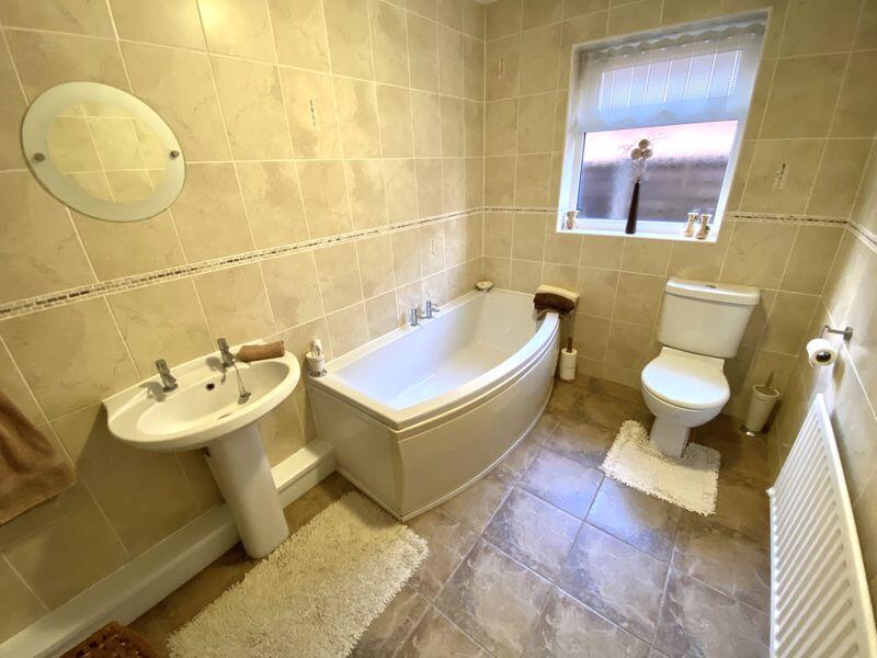 Additional property image - The Oaks, Bedworth, CV12 0AY