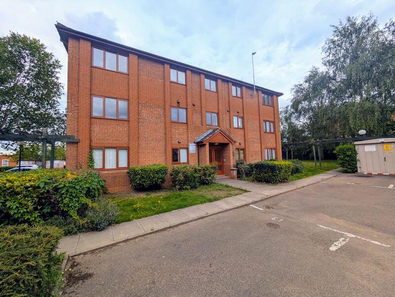 Main image of property: Gillett Close, Nuneaton, CV11 5XW