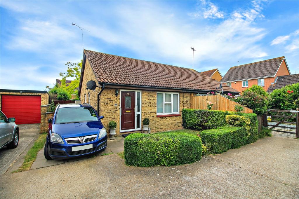 2 bedroom bungalow for sale in Hambrook Walk, Sittingbourne, ME10