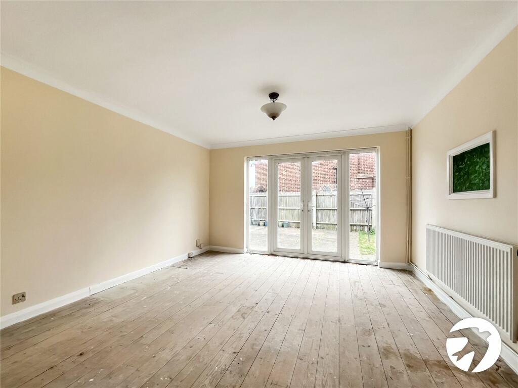 4 bedroom detached house for sale in London Road, Sittingbourne, Kent, ME10