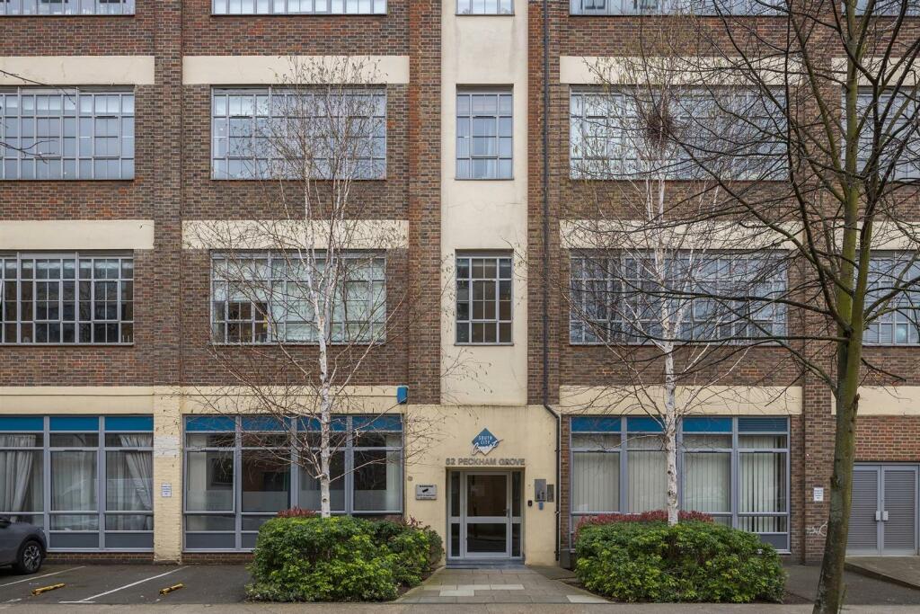 2 bedroom apartment for sale in South City Court, 52 Peckham Grove