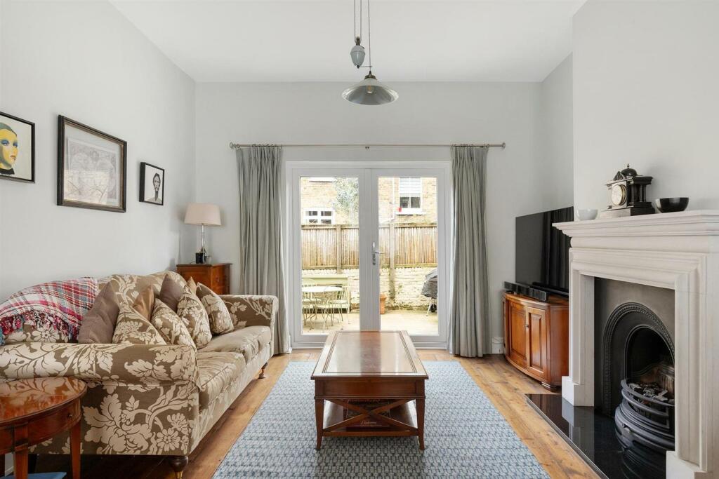 4 bedroom terraced house for sale in Crofton Road, Camberwell, London, SE5