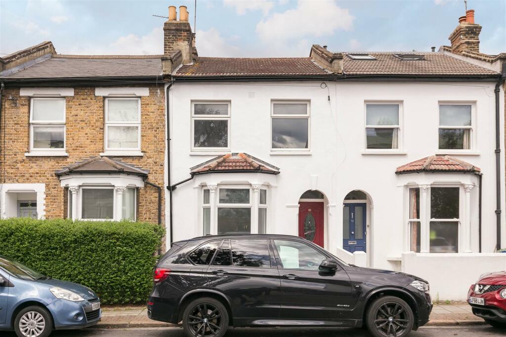 4 bedroom terraced house for sale in Lugard Road, London, SE15