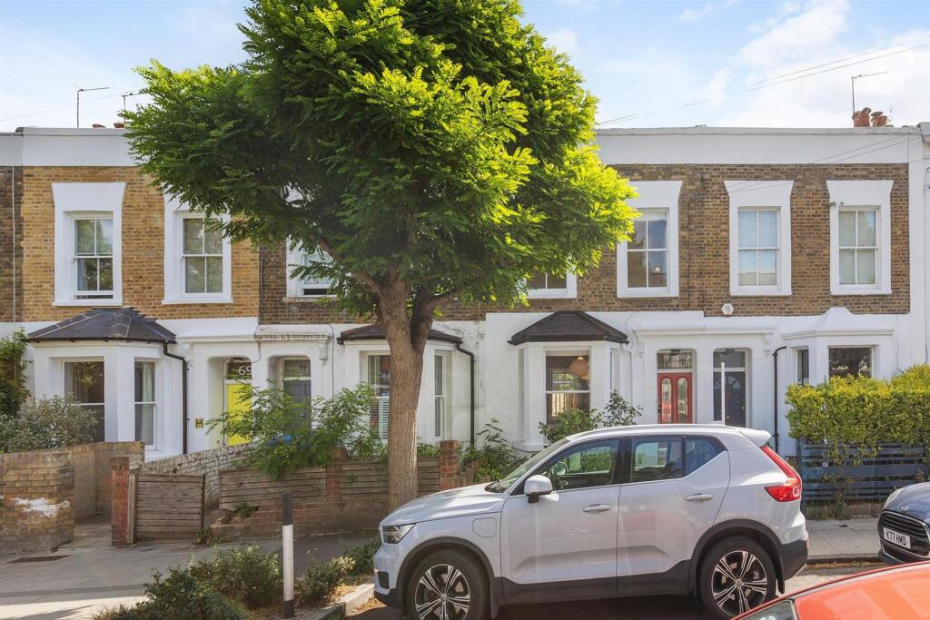 Main image of property: Lyndhurst Way, London