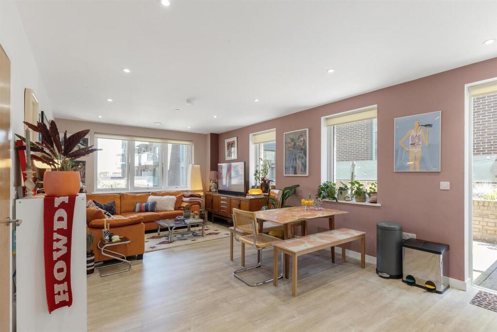 Main image of property: Eaton Walk, London