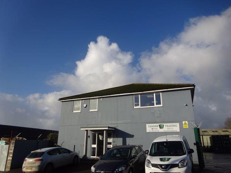 Commercial property for rent in Station Road, Liskeard, PL14