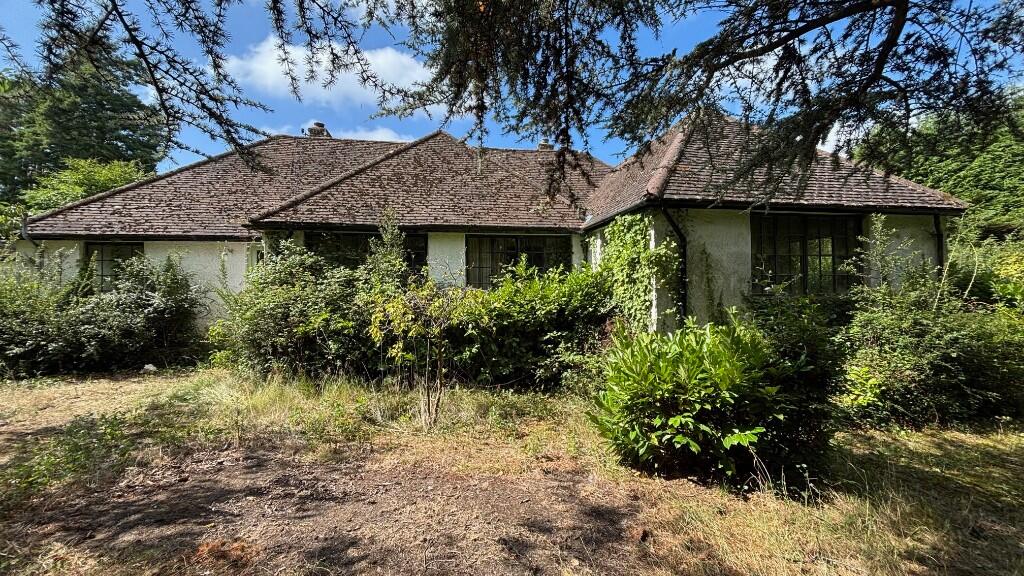 Main image of property: Close to Ludshott Common