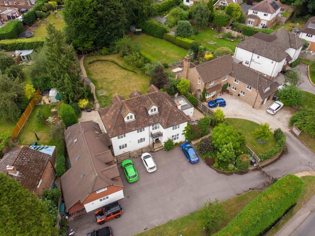 5 bedroom detached house for sale in London Road, Liphook, Hampshire, GU30