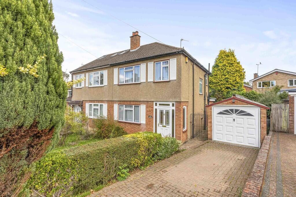 Main image of property: Beel Close, Little Chalfont