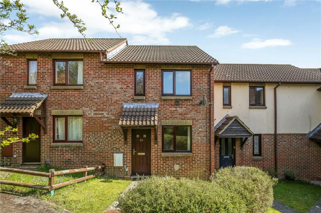 2 bedroom terraced house for rent in Harvest Close, Badger Farm