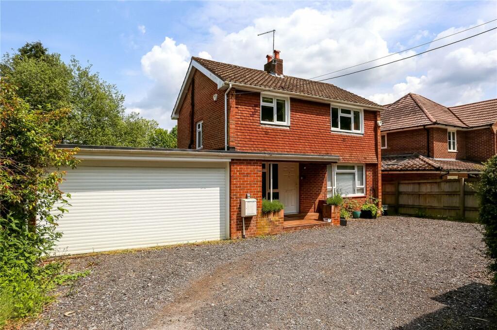 3 bedroom detached house for sale in Godwin Close, Winchester