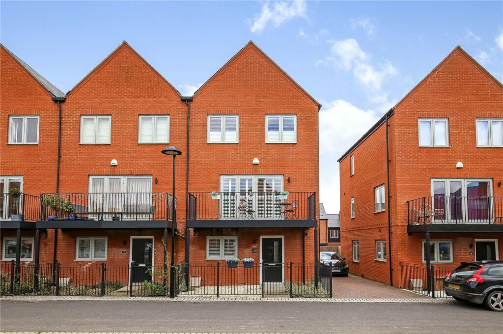 4 bedroom end of terrace house for sale in Roman Drive, Winchester, Hampshire, SO22
