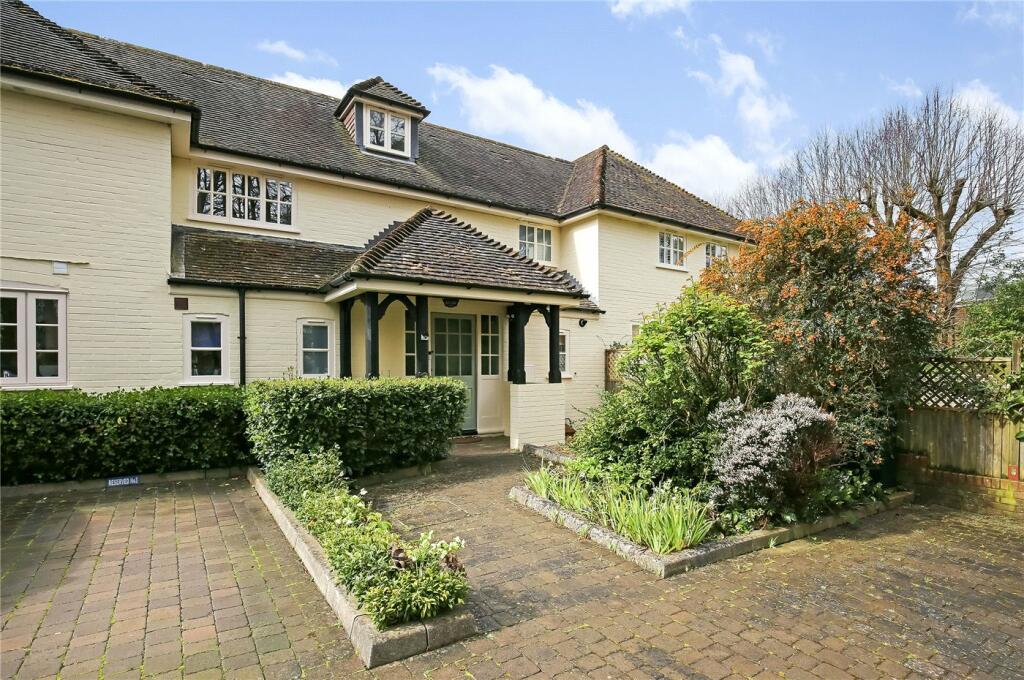 2 bedroom house for sale in Royal Winchester Mews, Chilbolton Avenue, Winchester, Hampshire, SO22