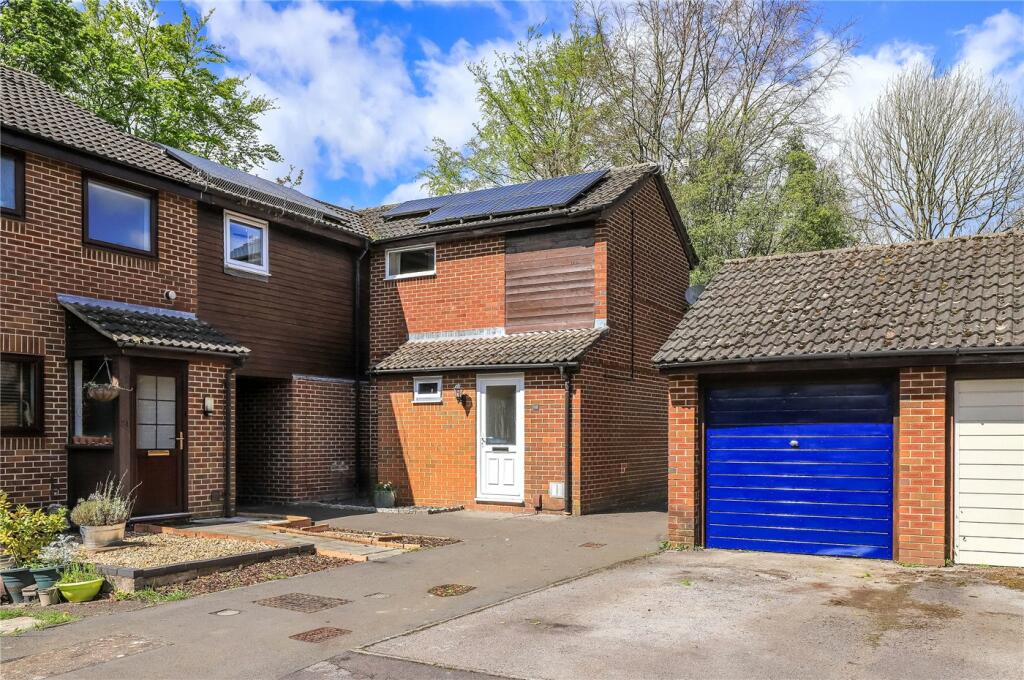 3 bedroom end of terrace house for sale in Falcon View, Winchester, Hampshire, SO22